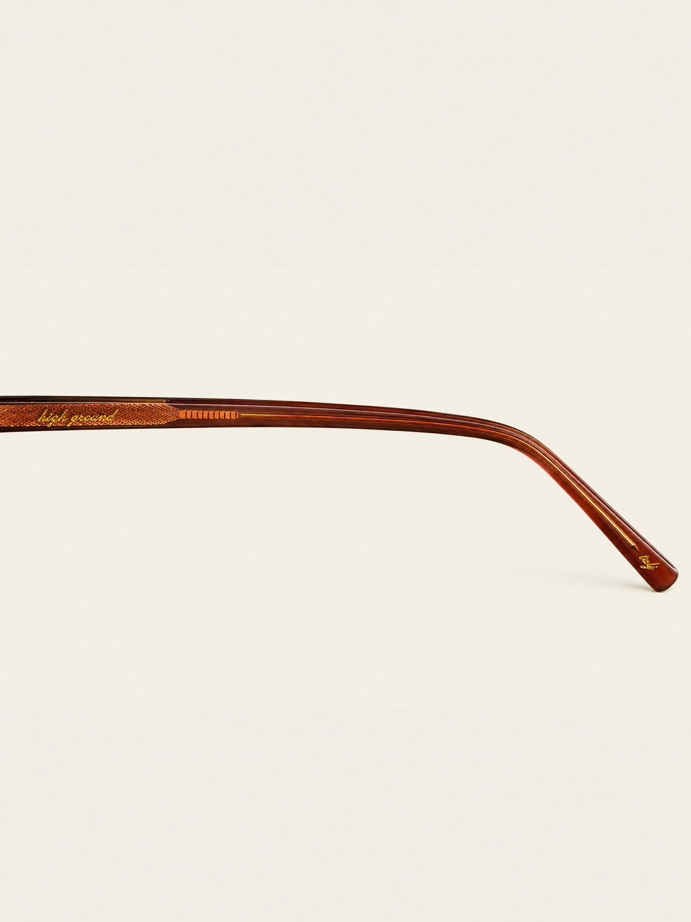 Talj honey horn temple arm with engraved detail